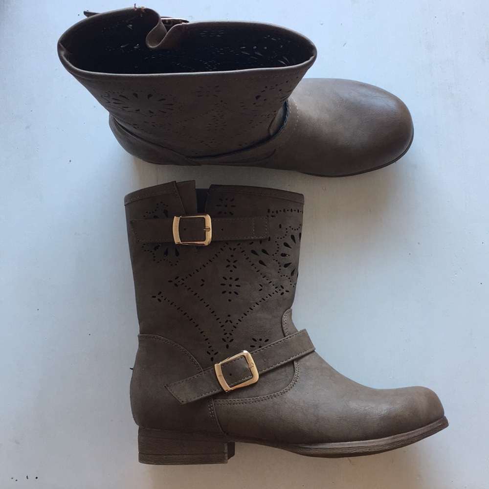 Rue 21 boots